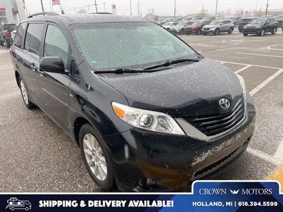 Used 2017 Toyota Sienna LE