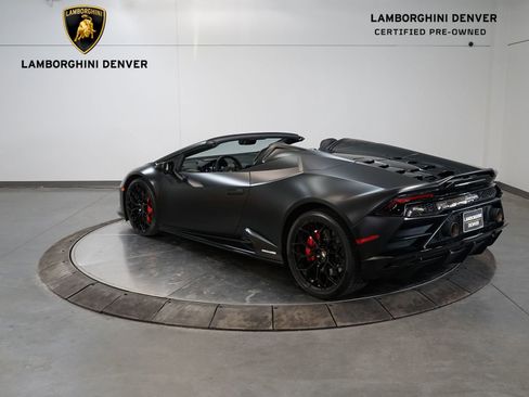 Used 2023 Lamborghini Huracan EVO image 3