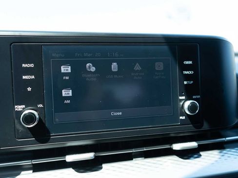 Used 2024 Kia Carnival LX FWD image 23