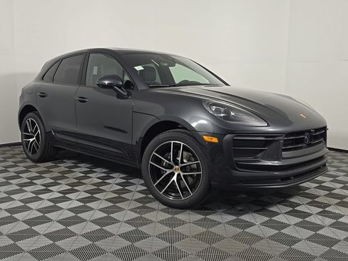 Certified 2026 Porsche Macan AWD/4WD image 9