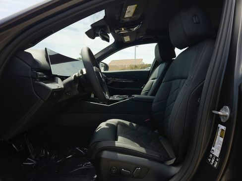 New 2027 BMW 540i xDrive w/ Executive Package AWD/4WD image 7