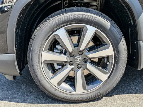 New 2025 Honda Pilot Touring image 11