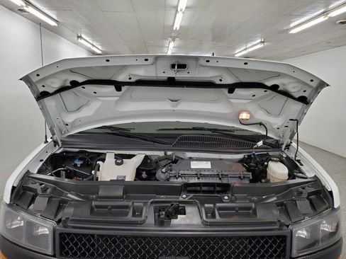 Used 2022 Chevrolet Express 3500 LS image 9