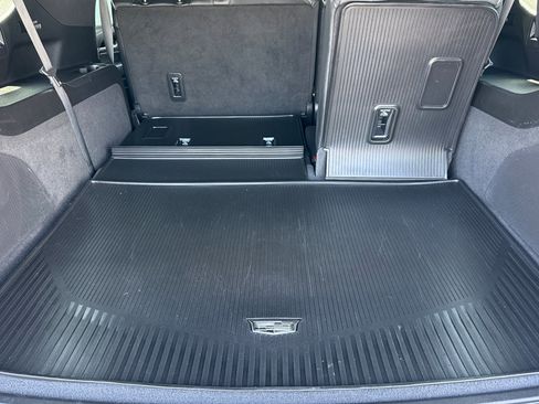 Used 2023 Cadillac Escalade ESV Premium Luxury w/ Performance Package AWD/4WD image 20