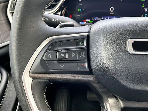 Used 2023 Jeep Grand Cherokee 4WD 4xe image 12