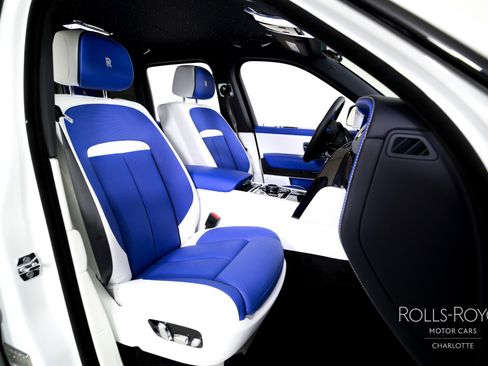 Used 2023 Rolls-Royce Cullinan Black Badge w/ Driver's Package image 38