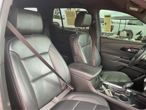 Used 2023 Chevrolet Traverse RS FWD image 27