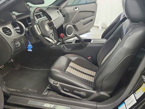 Used 2010 Ford Mustang Shelby GT500 RWD image 28