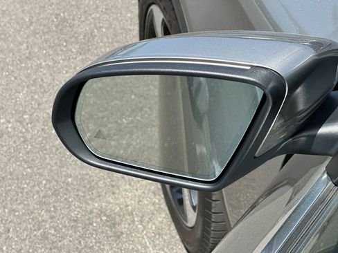 Used 2019 Mercedes-Benz GLC 300 4MATIC Coupe image 9