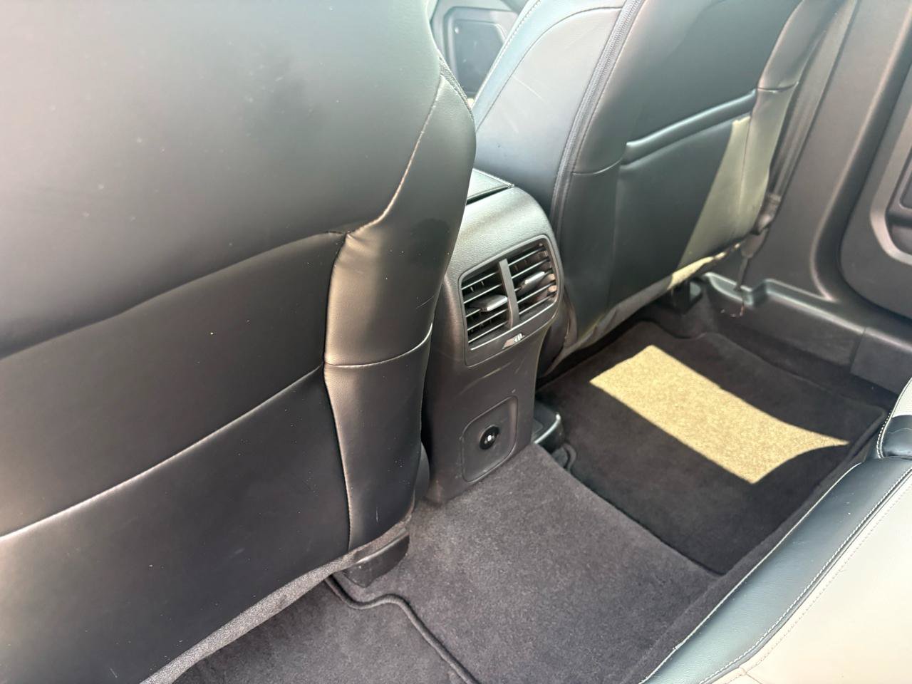 Used 2024 Ford Escape Platinum AWD/4WD image 32