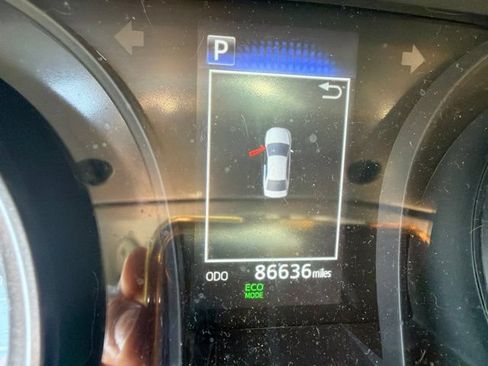 Used 2022 Toyota Camry SE FWD image 14