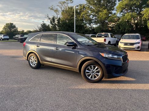 Used 2019 Kia Sorento FWD V6 image 21