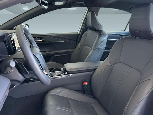 Used 2025 Toyota Camry XSE FWD image 21