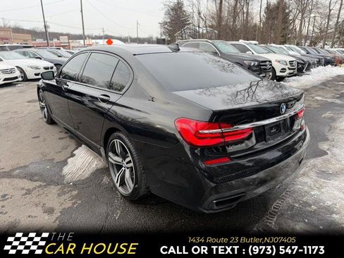 Used 2017 BMW 750i image 8