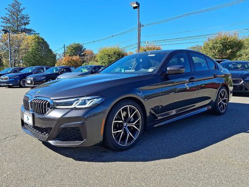 Used 2023 BMW 530i xDrive w/ M Sport Package image 3