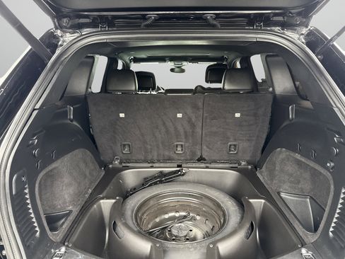 Used 2021 Jeep Grand Cherokee Limited AWD/4WD image 9