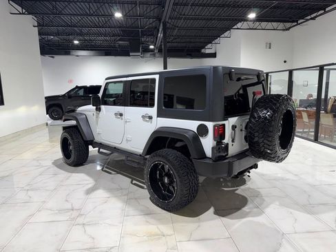 Used 2015 Jeep Wrangler Unlimited Sport w/ Quick Order Package 24S AWD/4WD image 9