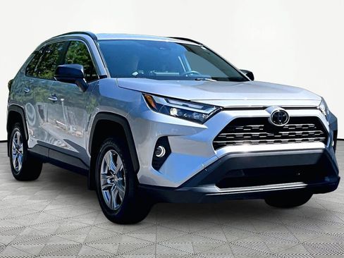 Used 2025 Toyota RAV4 LE AWD/4WD image 3