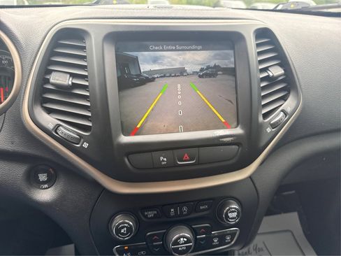 Used 2017 Jeep Cherokee 75th Anniversary image 23