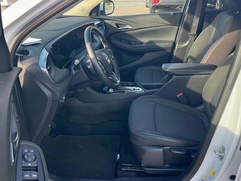Used 2025 Buick Encore GX Preferred FWD image 10