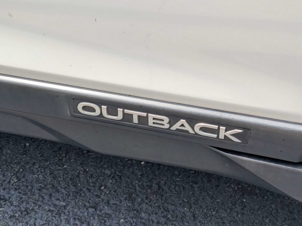 Used 2019 Subaru Outback 2.5i Limited AWD/4WD image 13
