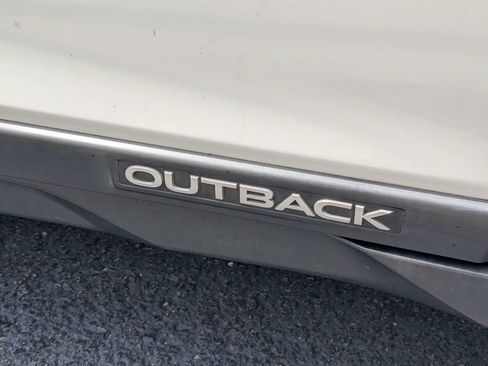 Used 2019 Subaru Outback 2.5i Limited AWD/4WD image 13