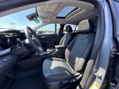 New 2026 Chevrolet Trax LT w/ Sunroof Package FWD image 11