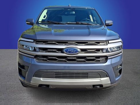 Used 2022 Ford Expedition XLT AWD/4WD image 2
