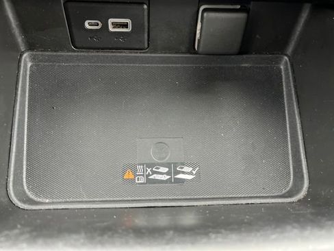 Certified 2022 Chevrolet Suburban Premier image 29