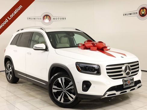 Used 2025 Mercedes-Benz GLB 250 4MATIC image 1