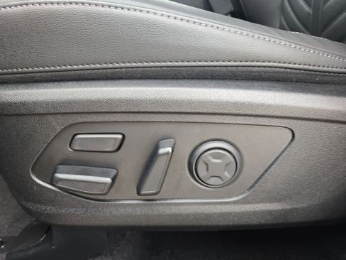 Certified 2025 Kia Sorento SX Prestige image 16