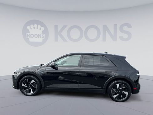Certified 2025 Hyundai Ioniq 5 SE RWD image 2
