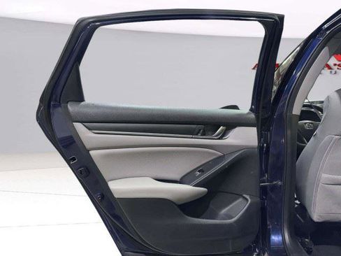 Used 2020 Honda Accord EX image 37
