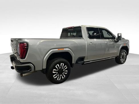Used 2025 GMC Sierra 2500 Denali Ultimate AWD/4WD image 7