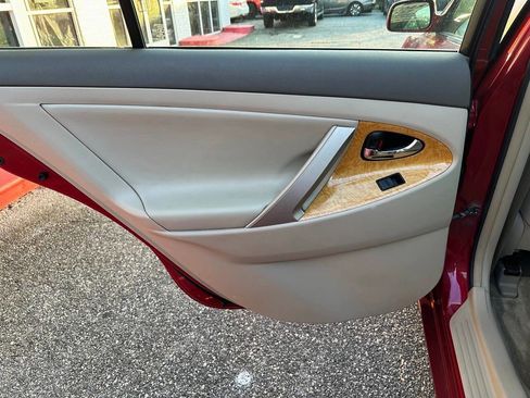 Used 2007 Toyota Camry XLE image 14