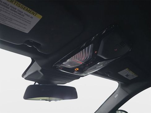 Certified 2025 BMW X6 M60i w/ Dynamic Handling Package image 22