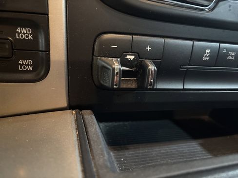 Used 2017 RAM 1500 Big Horn AWD/4WD image 25