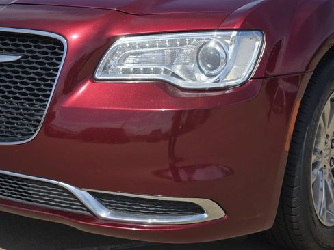 Used 2017 Chrysler 300 Limited RWD image 30
