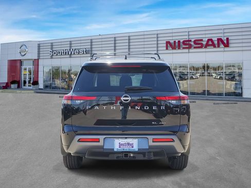 New 2026 Nissan Pathfinder SL image 7