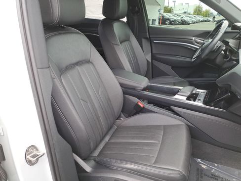 Used 2024 Audi Q8 e-tron Premium Plus w/ Premium Plus Package AWD/4WD image 10