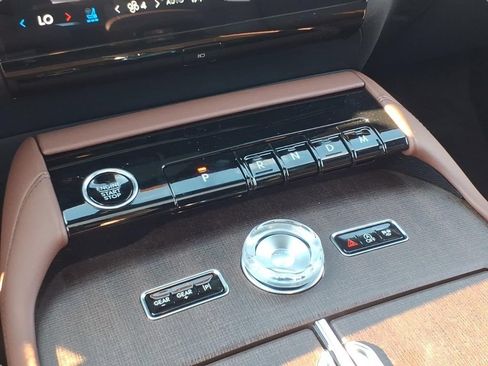 New 2026 Lincoln Navigator Reserve AWD/4WD image 25