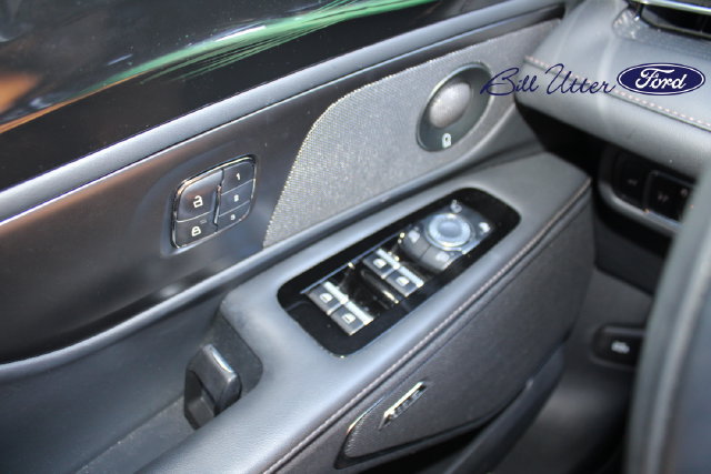 Used 2024 Lincoln Nautilus Reserve w/ Equipment Group 202A AWD/4WD image 18