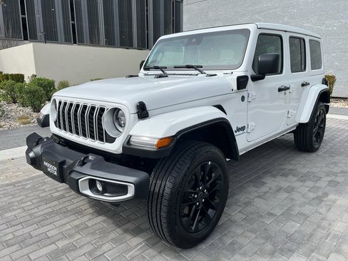 Used 2025 Jeep Wrangler Sahara w/ Safety Group image 3