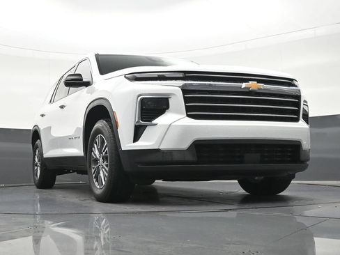 Used 2026 Chevrolet Traverse LT FWD image 30