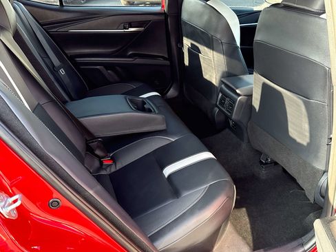 Used 2025 Toyota Camry SE image 19