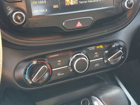 Used 2023 Kia Soul LX FWD image 16