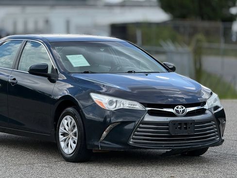 Used 2017 Toyota Camry LE FWD image 15