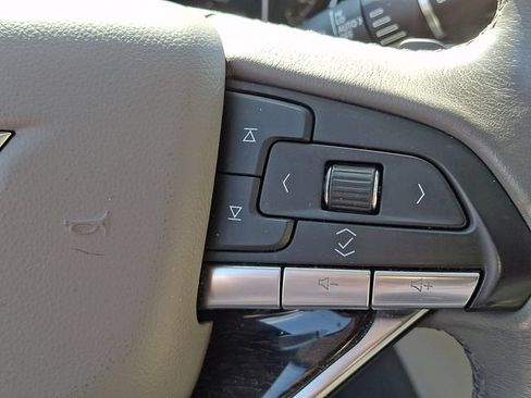 Used 2023 Cadillac XT6 Premium Luxury FWD image 17