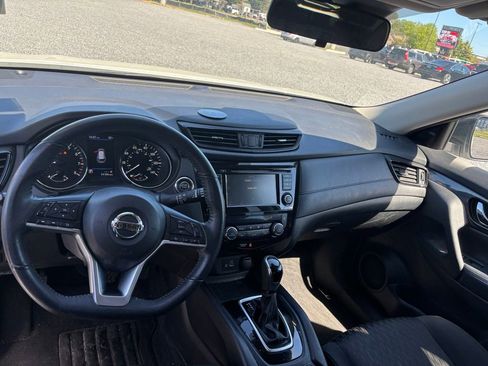 Used 2020 Nissan Rogue SV AWD/4WD image 10