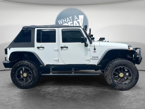 Used 2015 Jeep Wrangler Unlimited Sport w/ Quick Order Package 24S AWD/4WD image 2